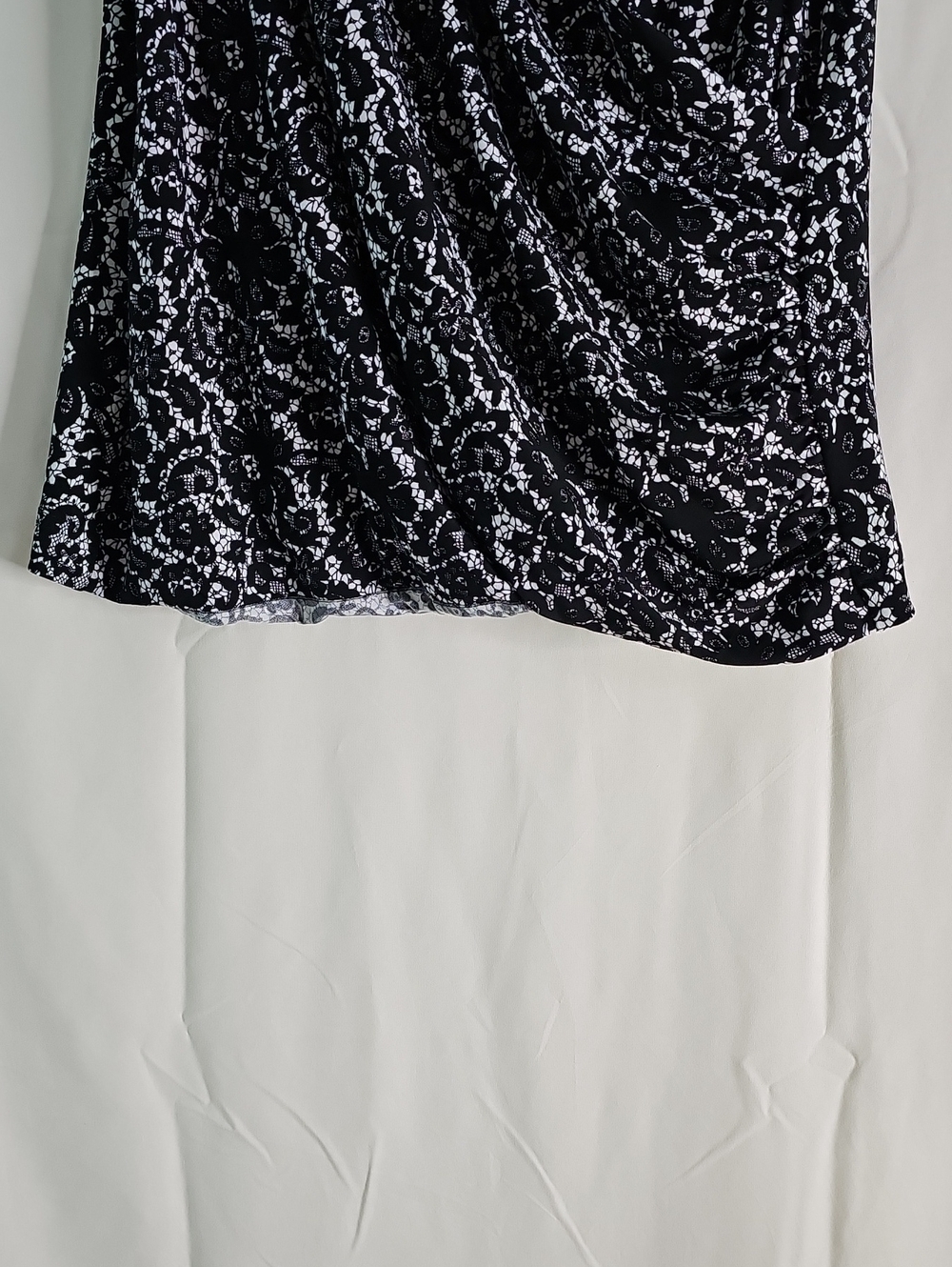 Vince Camuto Black & White Draped Sleeveless Camisole - Picture 3 of 7